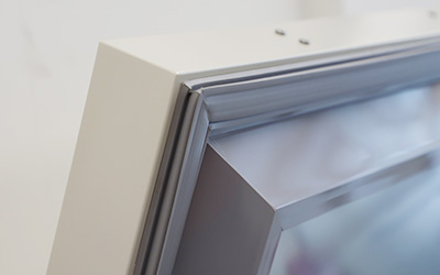 -86°C Горизонтальный ультранизкотемпературный морозильник деталь - Отличное уплотнение двери, обеспечивающее максимальную защиту от проникновения тепла.