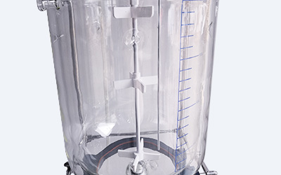 Стеклянный реактор на 200 л деталь - Реакция на двухслойное стекло с высоким содержанием боросиликатного стекла, трехслойный якорь для перемешивания из ПТФЭ.