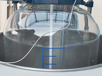 Однослойный стеклянный реактор на 200 л деталь - Максимальная температура нагревательной бани может достигать 200°C.