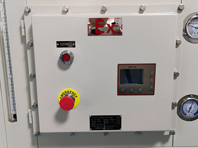Охладитель водонагревателя на 50 л для лаборатории деталь - Взрывозащищенная система управления (опция 1).