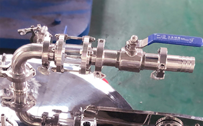 Этаноловый центрифуга для конопляного масла CBD detail - Порт подачи этанола с клапаном.